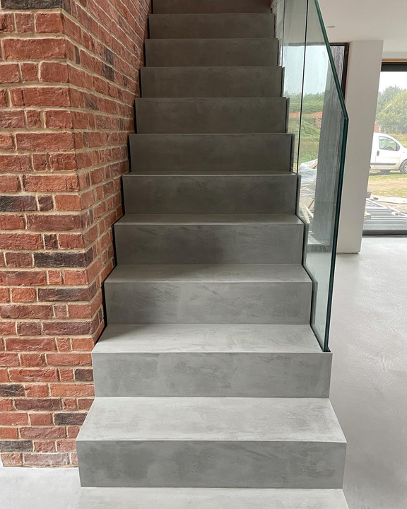 Microcement stairs. Hard wearing microcement.